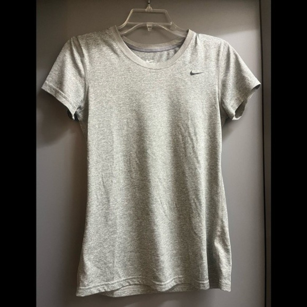 Nike Dri-Fit Grey T-Shirt Size Small